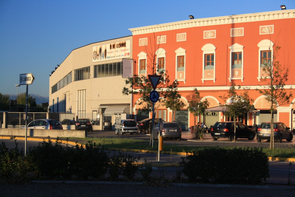 Ristorante "De Gustibus", San Gervasio (BS), area industriale, 2011